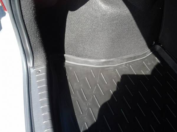 Резиновый коврик в багажник Datsun mi-Do (Датсун Мидо) с бортиком	