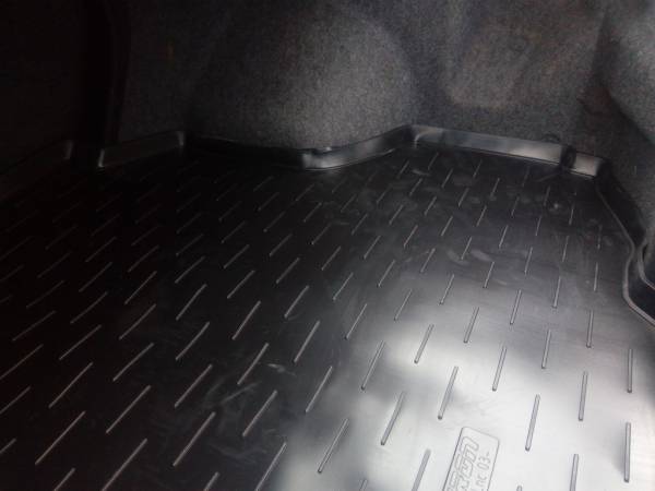 Резиновый коврик в багажник Mitsubishi Lanсer lX Sedan (Митсубиси Лансер 9 седан) с бортиком