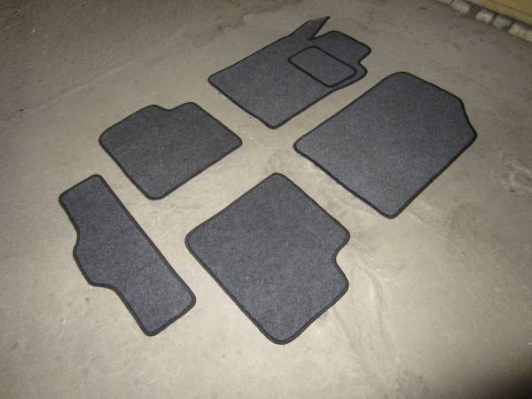 Велюровые коврики в салон Toyota Avensis I (Тойота Авенсис 1) ковролин LUX