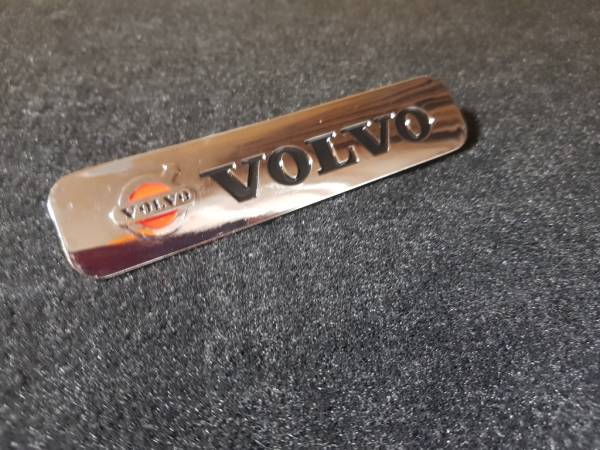 Лейбл металлический Volvo (Вольво) БОЛЬШОЙ цветной